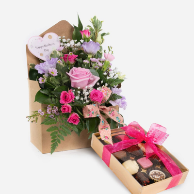 Candy Hearts & Chocolates - Deliver your messages of love the best way possible in this fabulous design arranged in a special gift box accompanied by delicious chocolates.